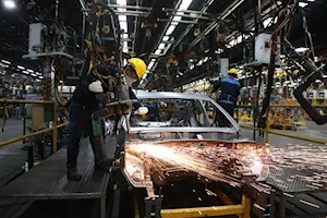 Motor industrial iraní: fabricantes y autopartes de autos impulsan la zona económica de Arg Jadid, en el sureste de Irán