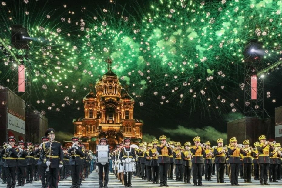 Fuegos artificiales cierran el Día de la Victoria en Rusia