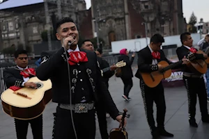 Emotiva despedida de AMLO en su último día como presidente de México: Mariachis, gratitud y recuerdos en el Zócalo