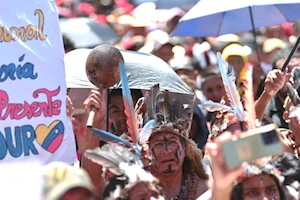 Marcha en Caracas por el Día de la Resistencia Indígena