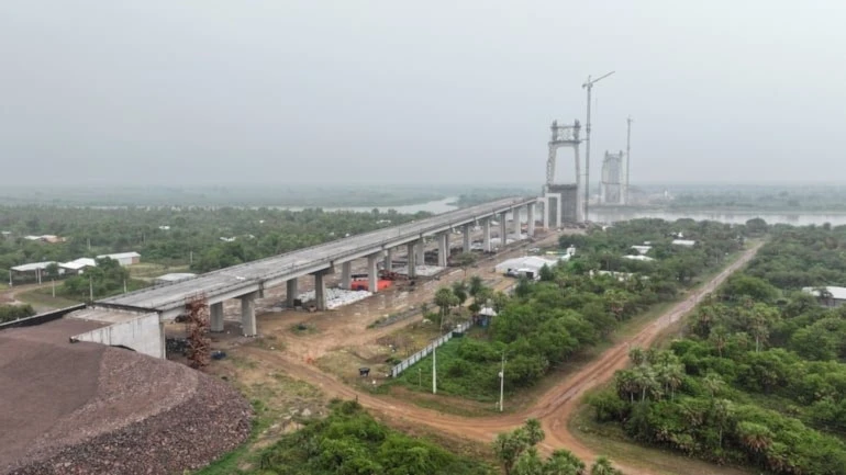 Avanza construcción de puente entre Paraguay y Brasil