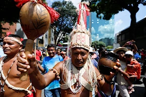 Marcha en Caracas por el Día de la Resistencia Indígena