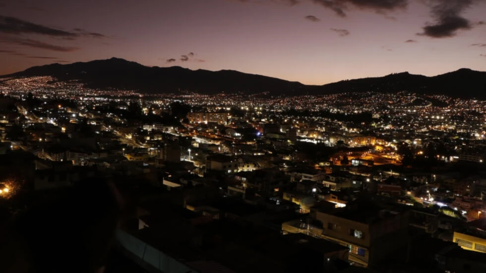 Capital de Ecuador enfrenta riesgo de quedar sin agua por apagones