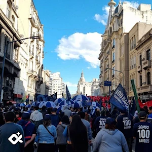 Estudiantes y educadores de Argentina se movilizaron contra veto de Milei al financiamiento de la educación pública