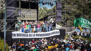 Estudiantes y educadores de Argentina se movilizaron contra veto de Milei al financiamiento de la educación pública