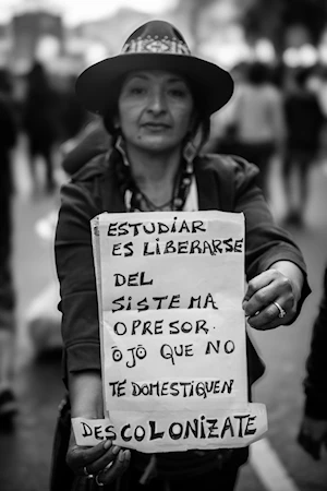 Estudiantes y educadores de Argentina se movilizaron contra veto de Milei al financiamiento de la educación pública