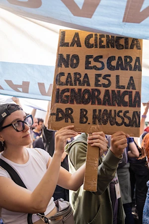 Estudiantes y educadores de Argentina se movilizaron contra veto de Milei al financiamiento de la educación pública