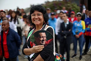 Venezuela iza la bandera de Palestina en lo alto del parque nacional Warairarepano