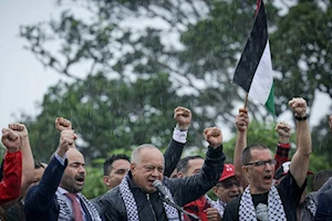 Venezuela iza la bandera de Palestina en lo alto del parque nacional Warairarepano