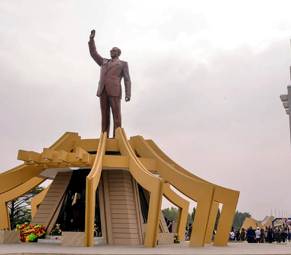 Profanan mausoleo a Patrice Lumumba en RD del Congo