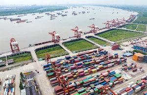 Los puertos del río Yangtze alcanzarán un récord histórico de 4.020 millones de toneladas de carga este 2024, consolidando su posición como la vía navegable interior más transitada del mundo y reflejando la recuperación económica de China