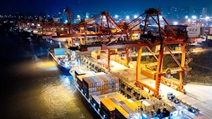 Los puertos del río Yangtze alcanzarán un récord histórico de 4.020 millones de toneladas de carga este 2024, consolidando su posición como la vía navegable interior más transitada del mundo y reflejando la recuperación económica de China