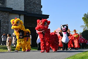 Decoraciones festivas y diversas actividades realizan en China para dar bienvenida al Año Nuevo 2025