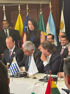 Mercosur y la Unión Europea sellan histórico tratado de libre comercio en cumbre de Montevideo, mientras Panamá se une como Estado Asociado del bloque suramericano