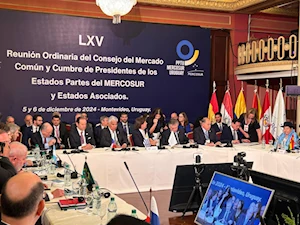 Mercosur y la Unión Europea sellan histórico tratado de libre comercio en cumbre de Montevideo, mientras Panamá se une como Estado Asociado del bloque suramericano