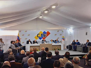 Candidatos presidenciales de Venezuela firman acuerdo ante el CNE