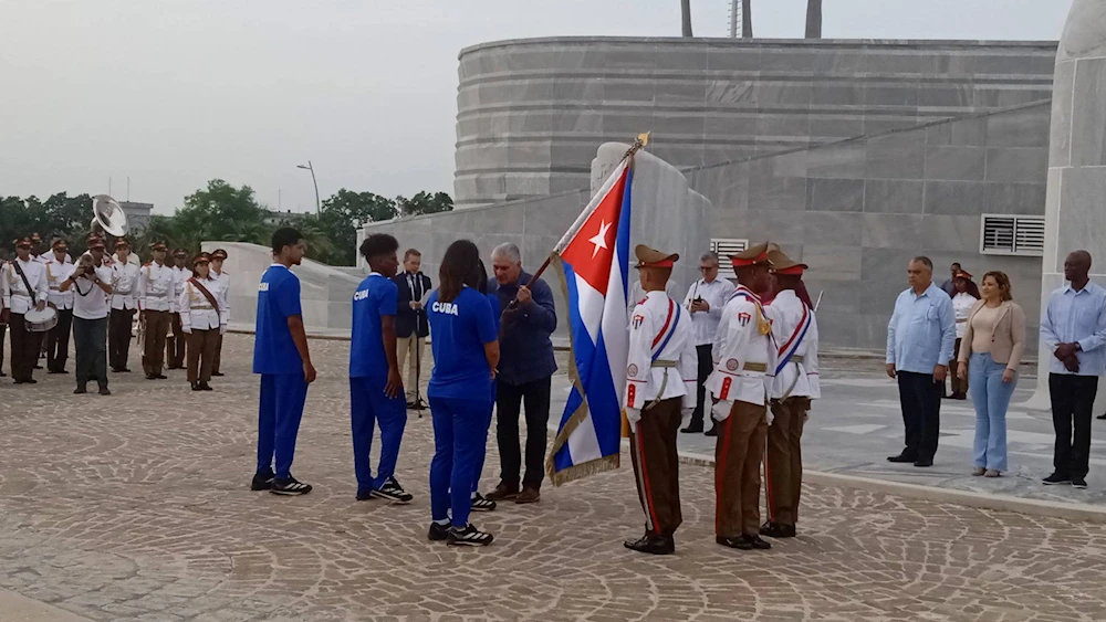 París 2024: presidente Díaz-Canel abandera a delegación cubana