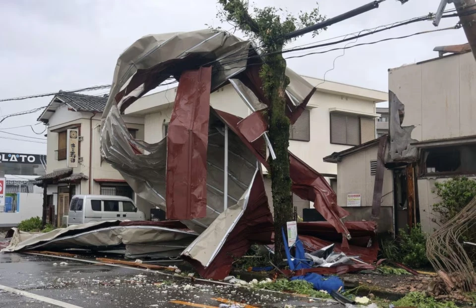 Tifón Shanshan deja al menos cinco muertos en el suroeste de Japón