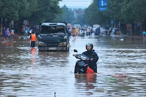 Tifón Yagi causa estragos a su paso por Vietnam