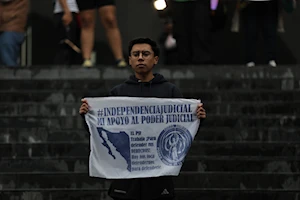 Manifestantes irrumpieron en el Senado durante el debate sobre la Reforma Judicial en México