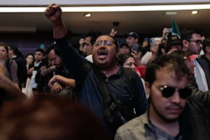 Manifestantes irrumpieron en el Senado durante el debate sobre la Reforma Judicial en México