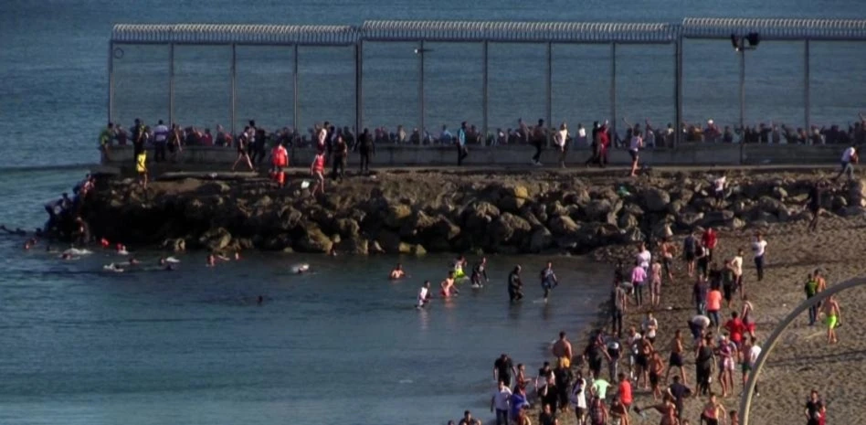 Más inmigrantes mueren en Canal de la Mancha y Ceuta en alerta