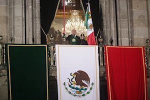 México celebró el 214 aniversario de su Independencia con el tradicional Grito en el Zócalo