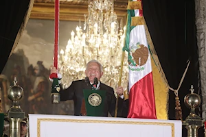 México celebró el 214 aniversario de su Independencia con el tradicional Grito en el Zócalo