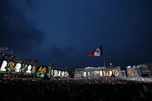 México celebró el 214 aniversario de su Independencia con el tradicional Grito en el Zócalo