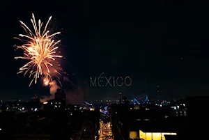 México celebró el 214 aniversario de su Independencia con el tradicional Grito en el Zócalo