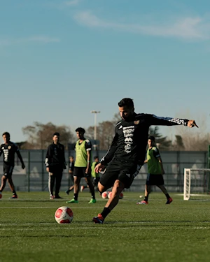 Intensos entrenamientos marcan el regreso del premundial suramericano de fútbol