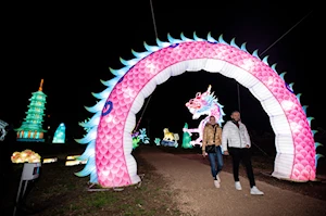 Festival de los Faroles Chinos en Roma, Italia, exhibió durante semanas coloridas figuras de la cultura del país asiático